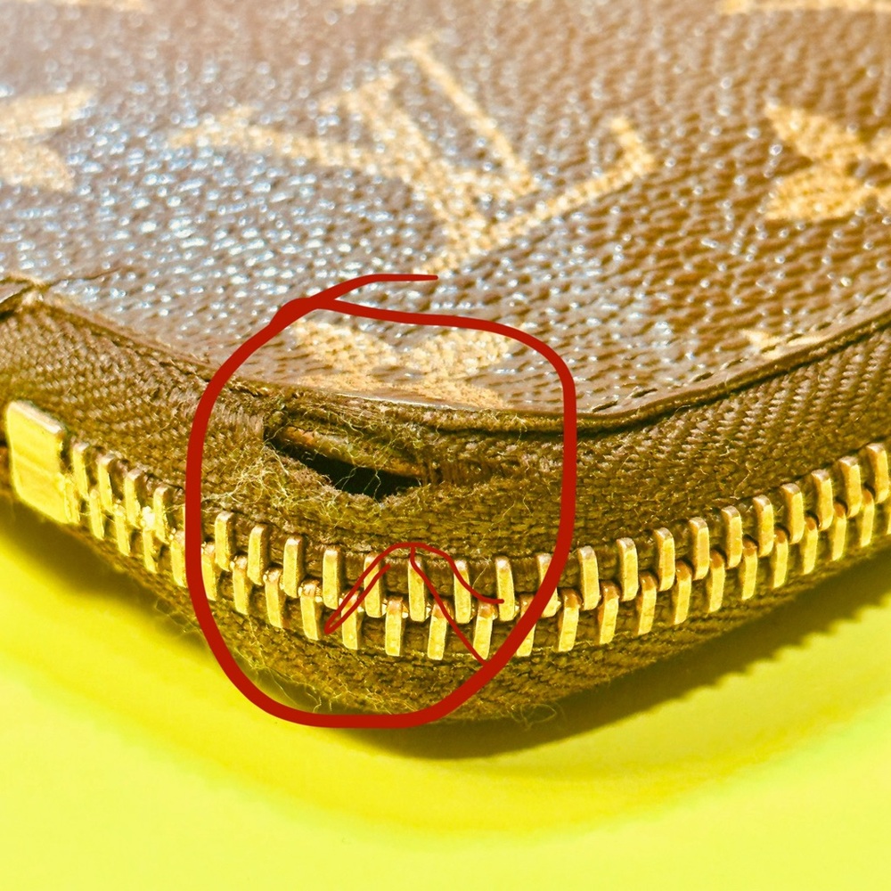 Louis Vuitton Brown Monogram zipped Wallet - Picture 9 of 14